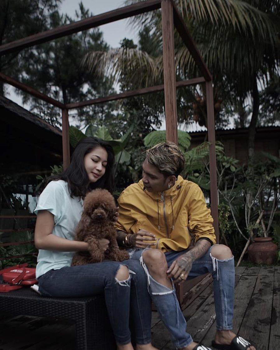 Resmi bercerai usai 6 tahun menikah, ini 9 potret kenangan kemesraan Young Lex dan Eriska Nakesya