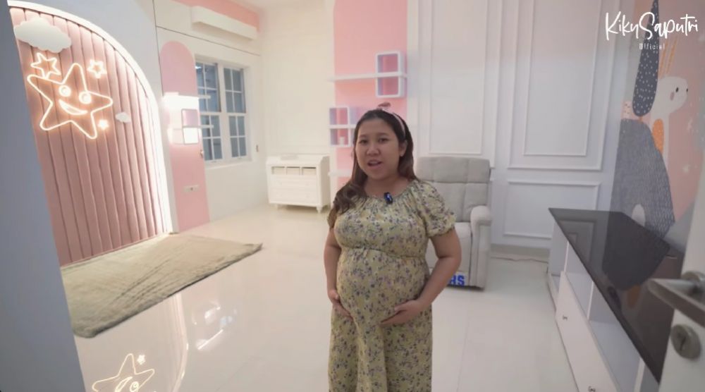 Kiky Saputri buat kamar baru untuk anaknya, 9 potret interiornya estetik dilengkapi furnitur mewah