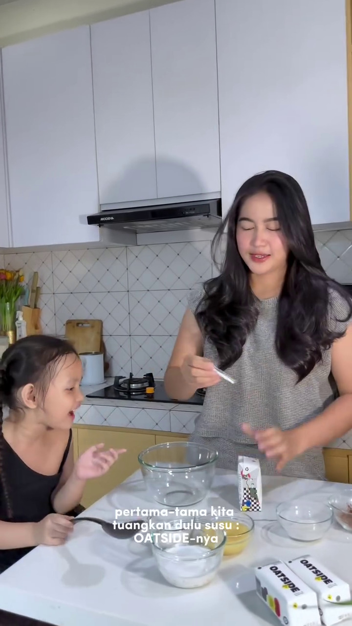 9 Potret dapur Eriska Nakesya eks istri Young Lex desainnya minimalis tapi rapi