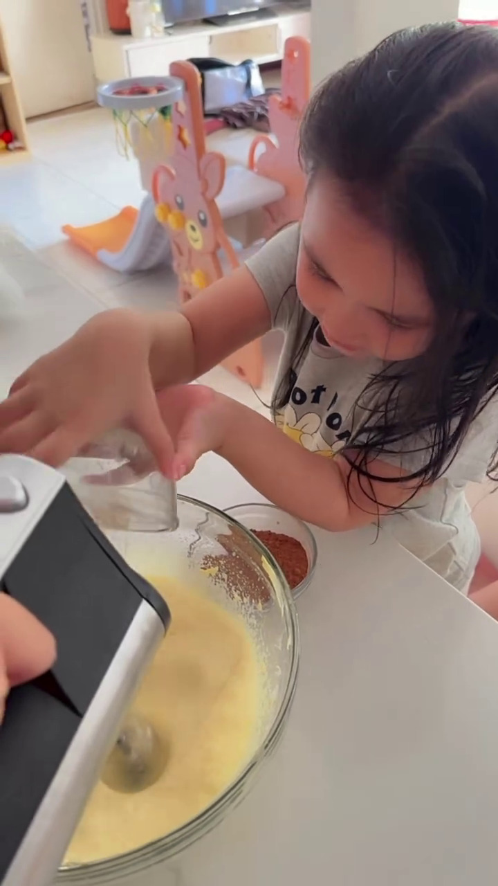 9 Potret dapur Eriska Nakesya eks istri Young Lex desainnya minimalis tapi rapi