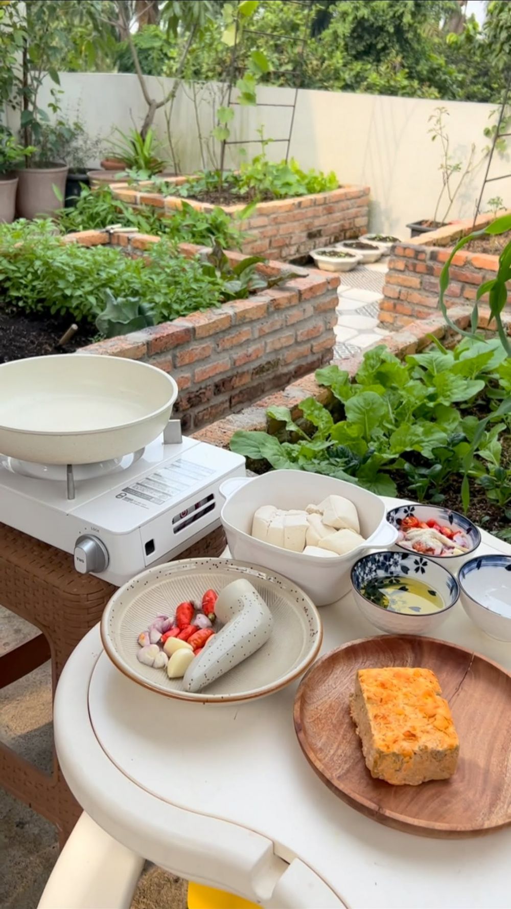 9 Potret dapur Eriska Nakesya eks istri Young Lex desainnya minimalis tapi rapi