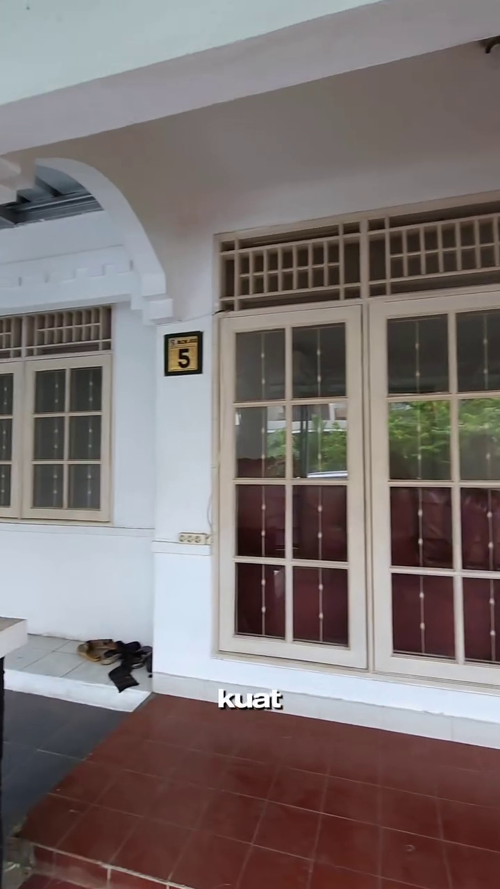 9 Transformasi rumah jadul Desta usai direnovasi, kini tampil elegan dengan desain semi industrial