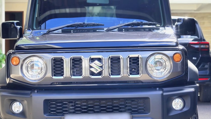 Sudah cerai tapi tetap perhatian, ini 9 momen Desta beri kejutan mobil spesial untuk Natasha Rizky