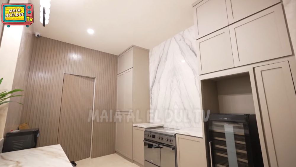 Maia Estianty renovasi rumah lama jadi kantor baru, ini 9 potret interiornya mewah didominasi marmer