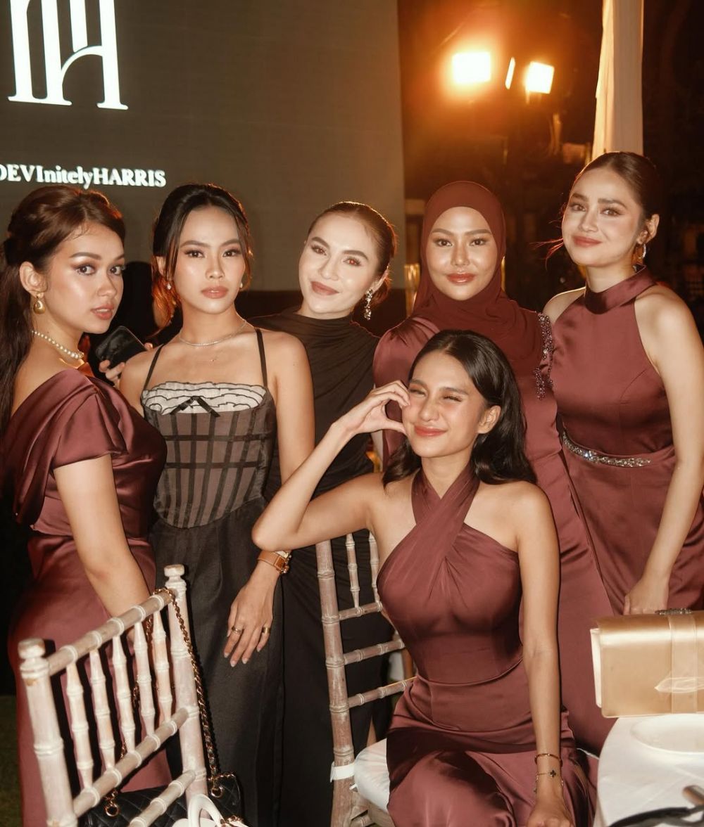 Penampilannya saat jadi bridesmaid disebut oplas, ini 9 potret Azizah Salsha tampil manglingi