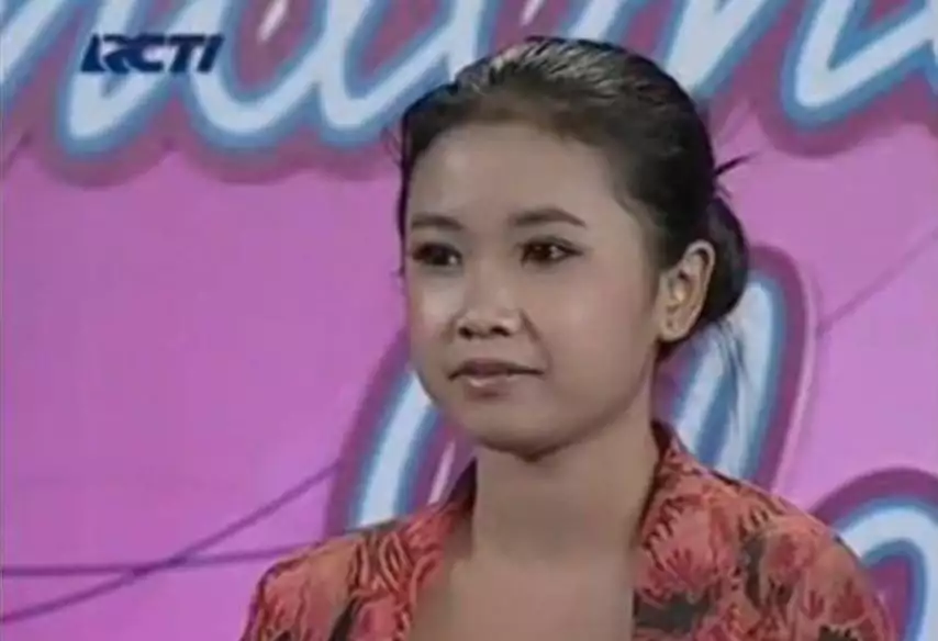 Dulu pernah gagal ikut audisi Indonesian Idol, bocah anak tukang bakso ini kini jadi artis top