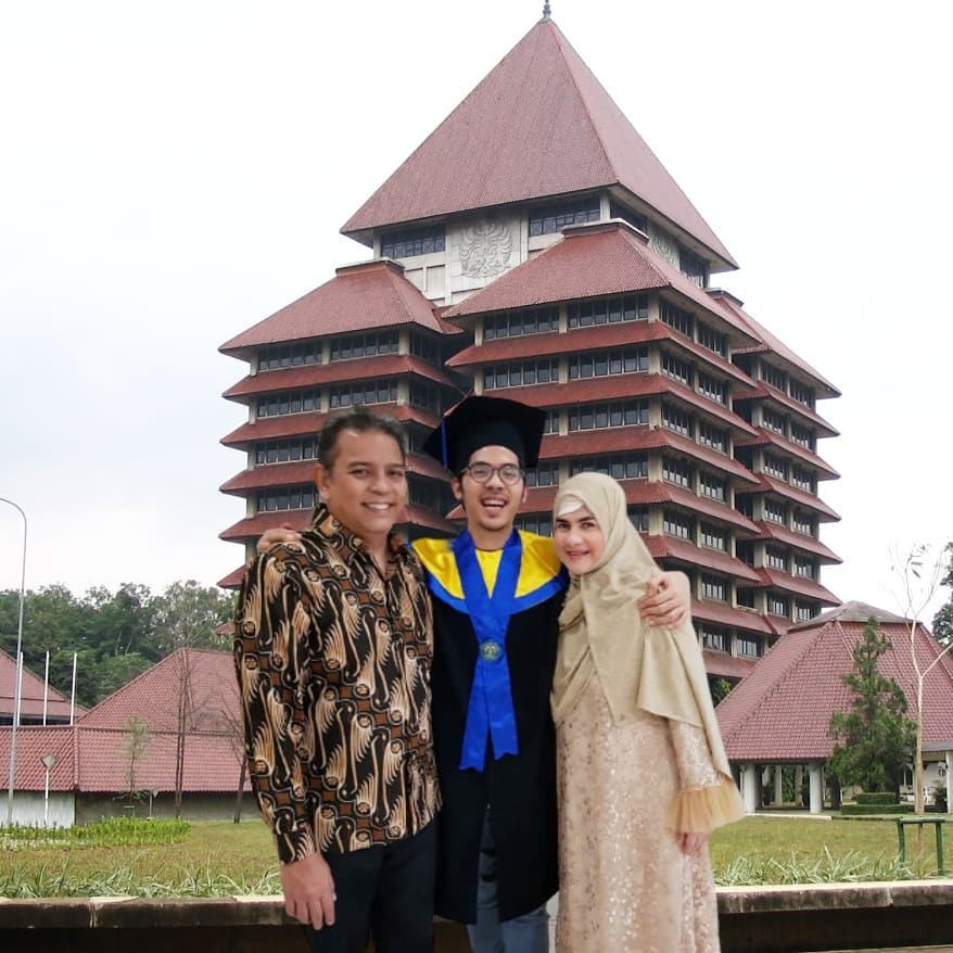 Cewek imut akting bareng Rano Karno kini berhijab jadi artis sinetron religi, ini 11 potret terbarunya