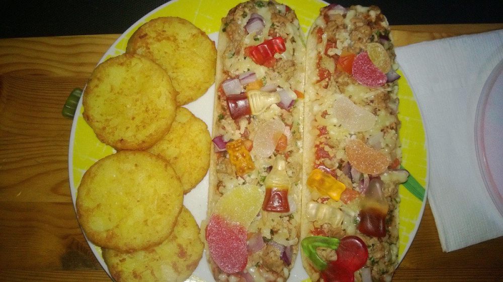 Absurdnya kelewatan, 11 potret kocak kombinasi makanan paling aneh ini bikin mikir dua kali