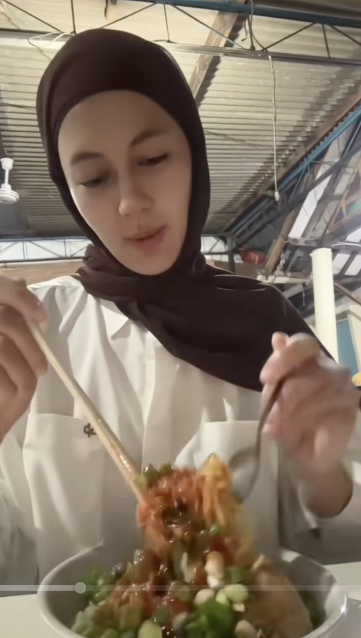 Psikologi rasa di balik mi ayam kesukaan Paula Verhoeven: Mengapa ada orang suka mi ayam dikecapin?