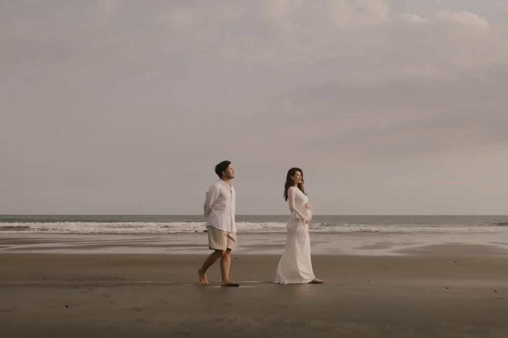 9 Potret Aaliyah Massaid jalani maternity shoot di Bali, sederhana tapi tetap elegan