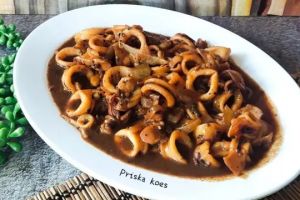 Resep cumi saus lada hitam yang lezat, mudah dibuat, dan cocok untuk menu makan malam spesial
