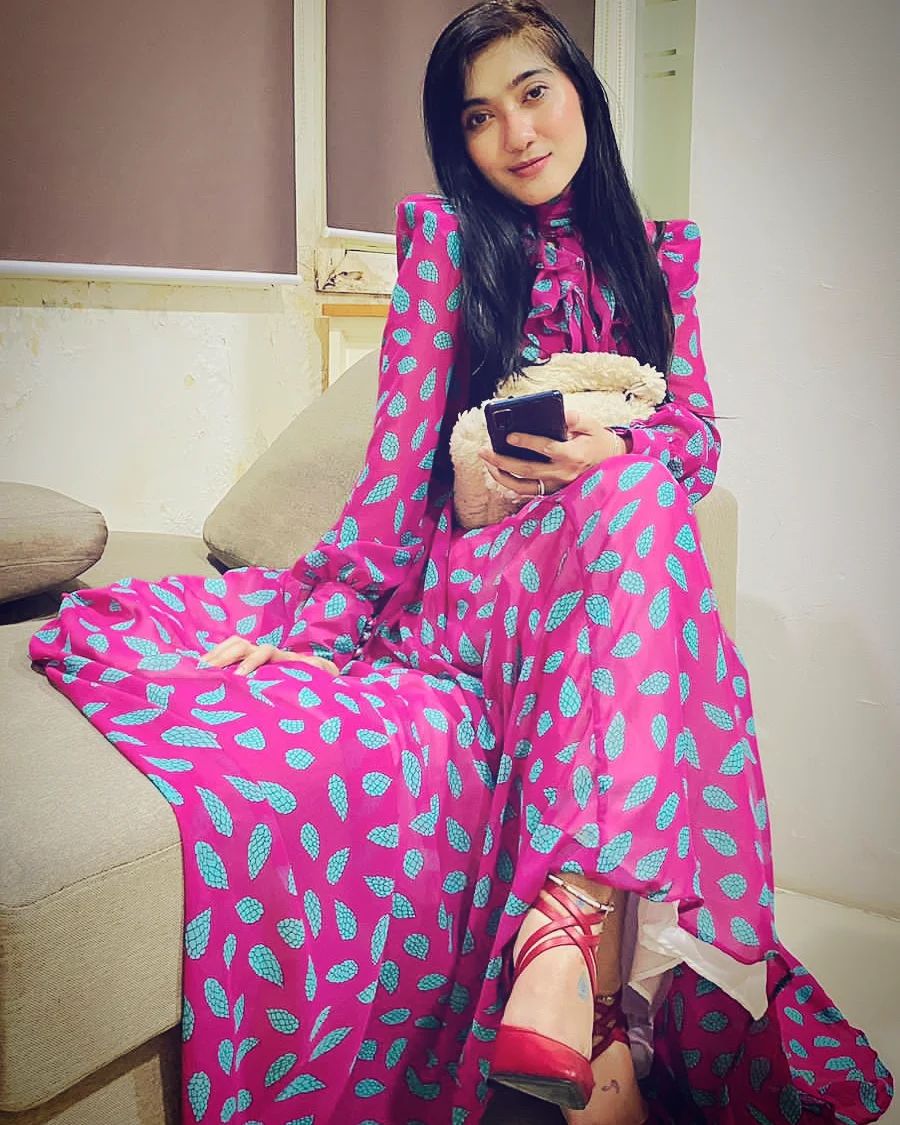 Pernah nekat jualan es pinggir jalan padahal pesinetron top, bocah ini kini malah sukses jadi advokat