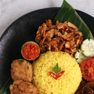 5 Resep nasi tradisional yang cocok untuk acara spesial, bikin jadi tak terlupakan