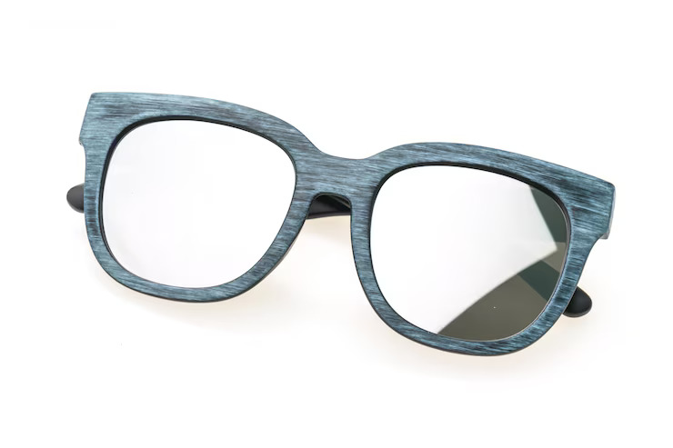 Jangan pakai alkohol, membersihkan kacamata sekarang bisa pakai 4 trik mudah ini