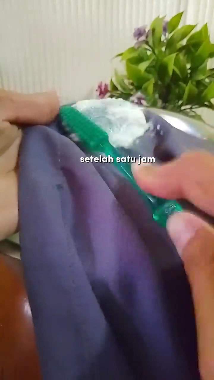 Noda oli menempel di celana hilang dengan tambahan 1 bahan dapur, sekarang tampil kece kapan saja