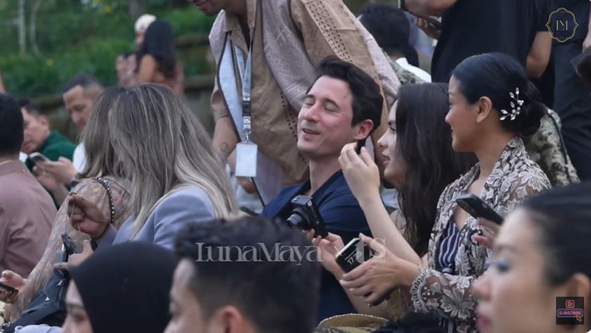 Hanya undang sahabat dekat, ini potret 9 seleb hadiri akad nikah Luna Maya dan Maxime Bouttier