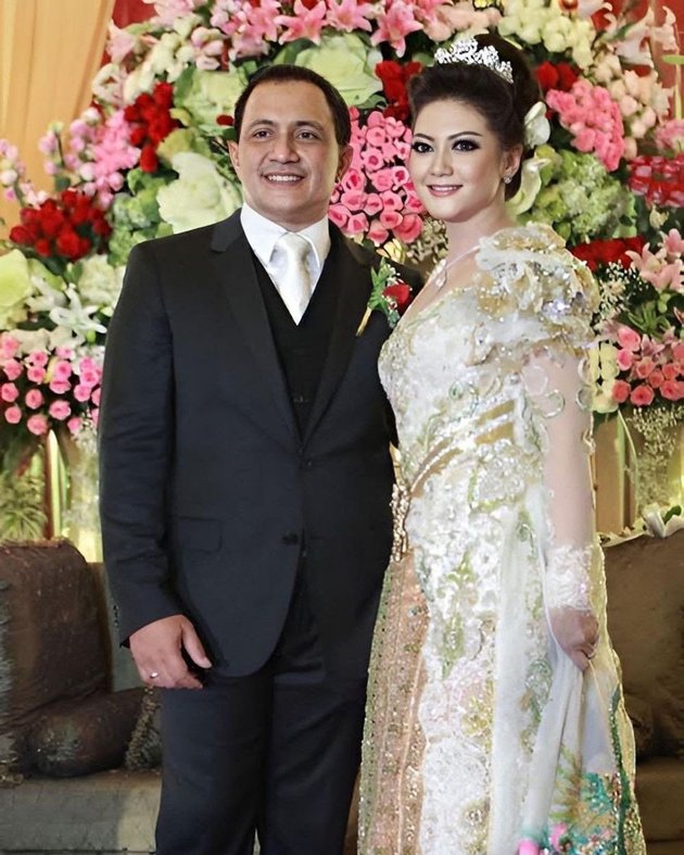 Lepas masa lajang di usia 40-an, ini momen bahagia pernikahan pertama 5 seleb cantik