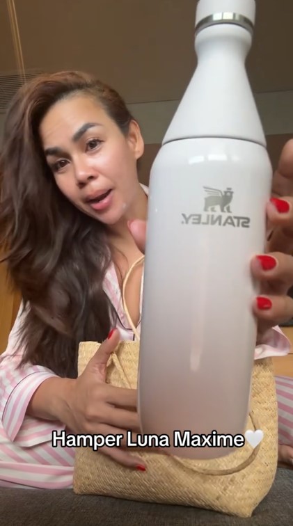 Suvenir pernikahan Luna Maya dan Maxime cuma dibungkus tas rotan, tapi isinya mewah, 5 potretnya