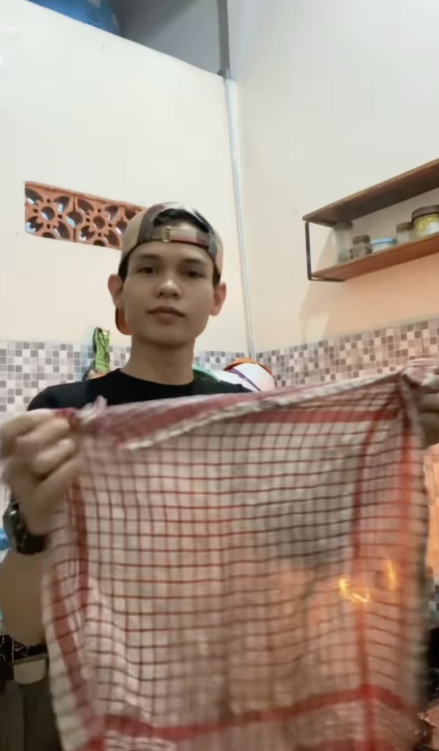 Cara mematikan api di atas panci atau wajan langsung dari koki, tak perlu air