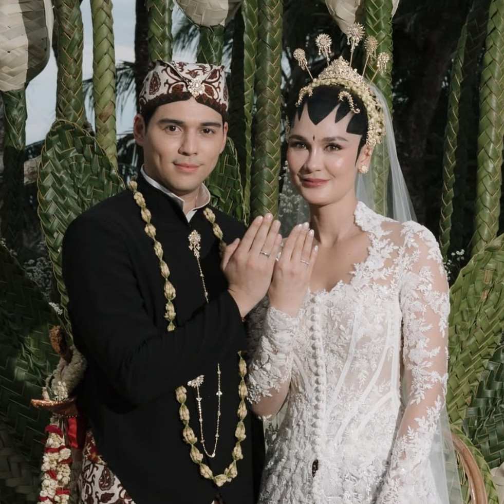 Luna Maya dan Maxime Bouttier saling beri seserahan pernikahan berisi barang mewah, ini 9 potretnya