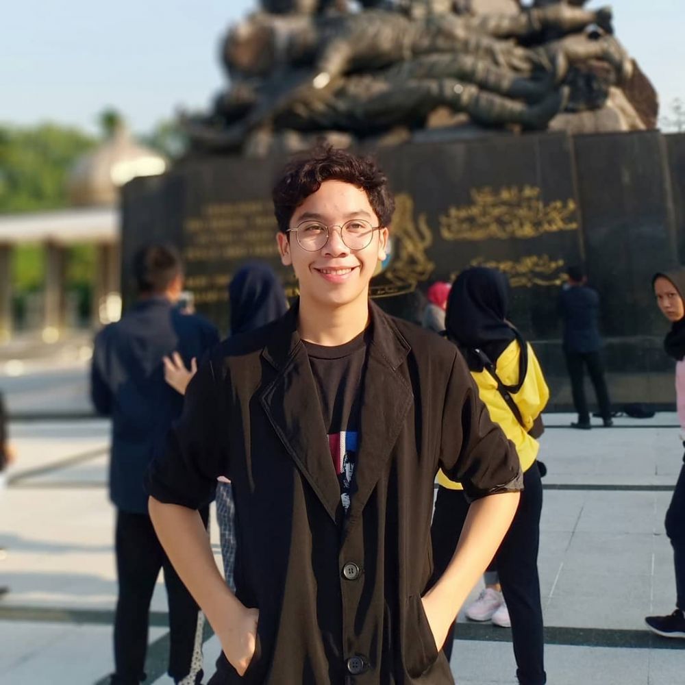 Dulu gemesin di sitkom Sketsa sempat vakum dari artis, kini makin ganteng, 11 potretnya manglingi