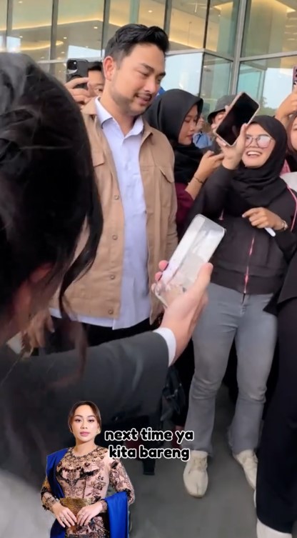 7 Potret Verrell Bramasta terang-terangan video call Fuji sebelum kerja, panggilannya jadi sorotan