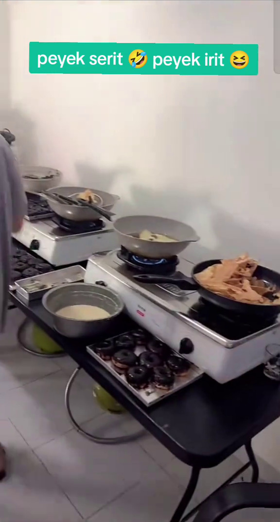 Kini jalani usaha jualan donat sambil aktif live TikTok, intip 7 potret dapur sederhana Pinkan Mambo