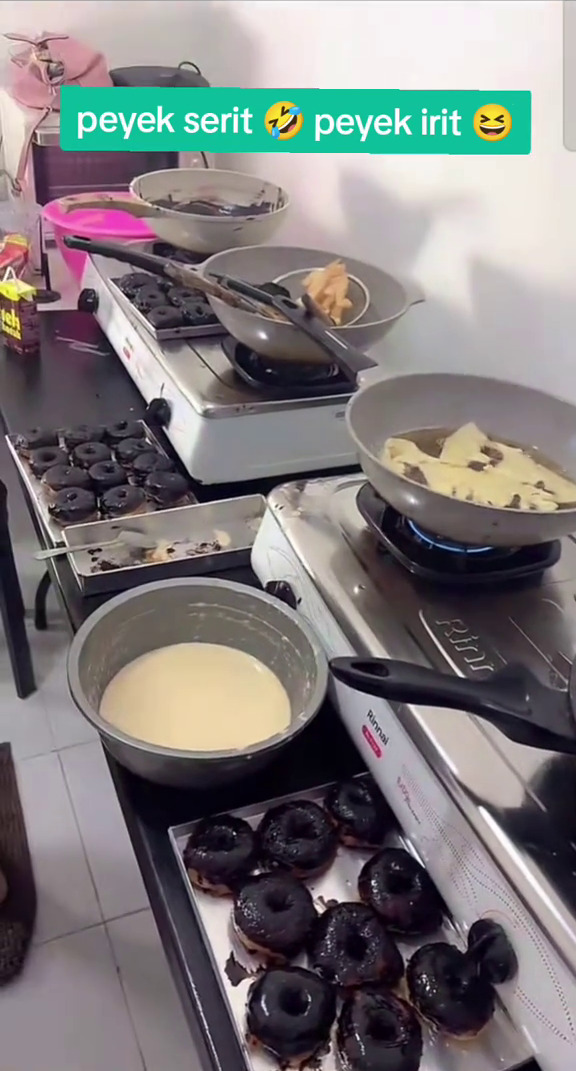 Kini jalani usaha jualan donat sambil aktif live TikTok, intip 7 potret dapur sederhana Pinkan Mambo