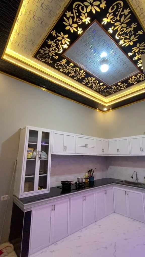 Kini jadi petani tinggalkan dunia dangdut, 9 potret dapur mewah Novi Listiana di rumah beralas semen