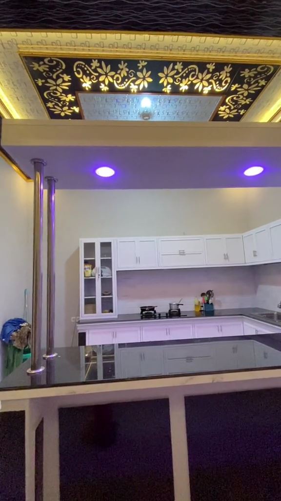 Kini jadi petani tinggalkan dunia dangdut, 9 potret dapur mewah Novi Listiana di rumah beralas semen