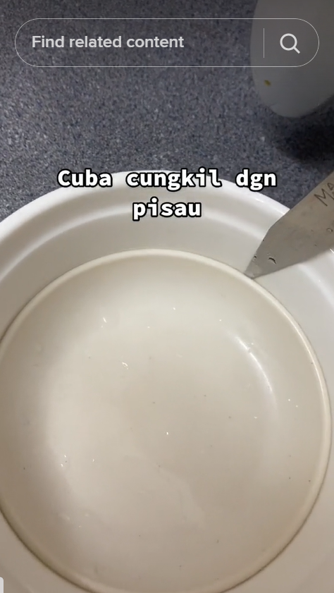 Jangan buru-buru dicongkel, trik mengeluarkan piring kaca tersangkut di mangkuk ini simpel