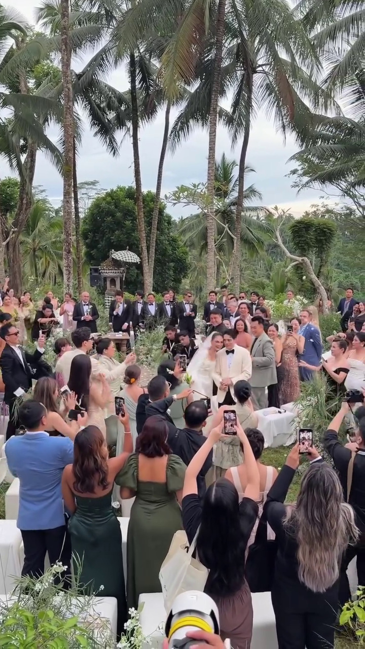 Gelar resepsi 2 kali, ini 11 momen pesta pernikahan Luna Maya dan Maxime Bouttier digelar makin meriah