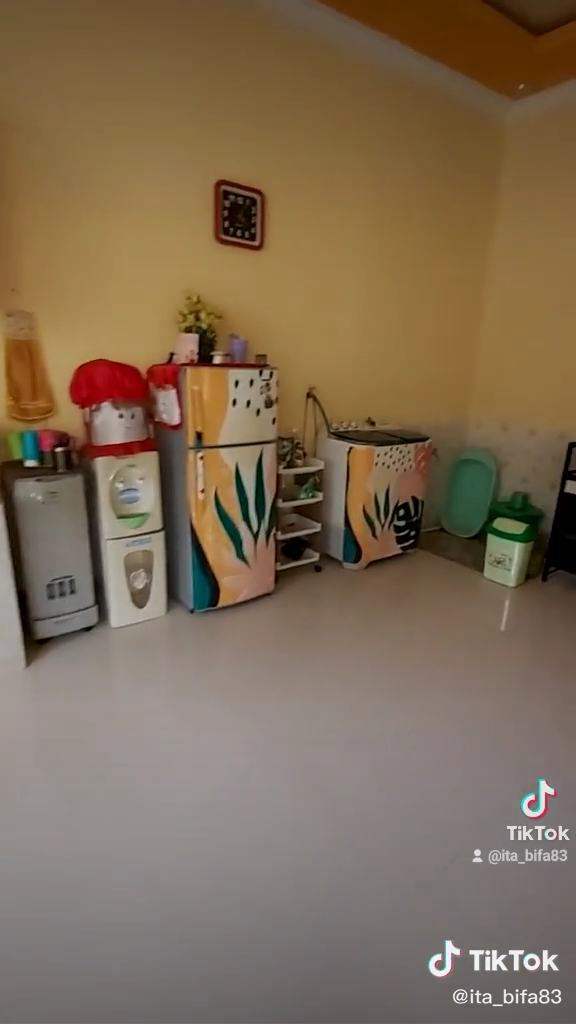 11 Potret rumah sultan di kampung bikin pangling, halamannya nggak kaleng-kaleng