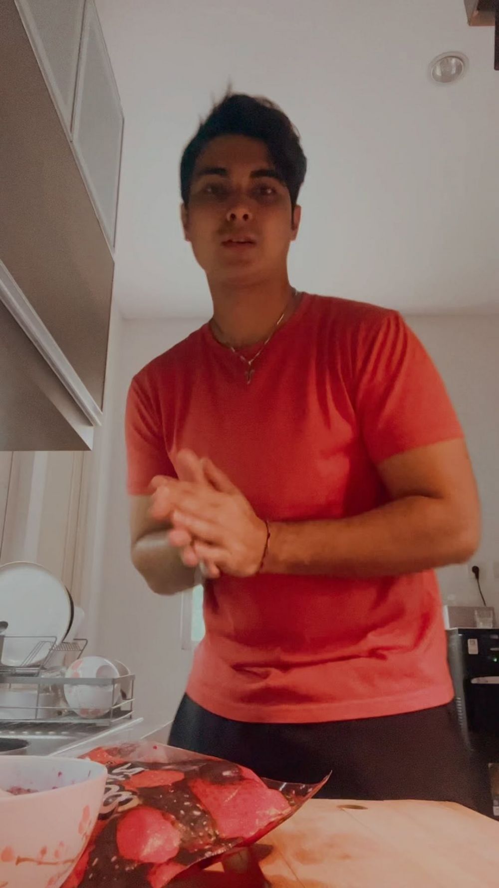 Hobi masak, ini 9 potret dapur Cinta Brian yang simpel pol, minim perabotan