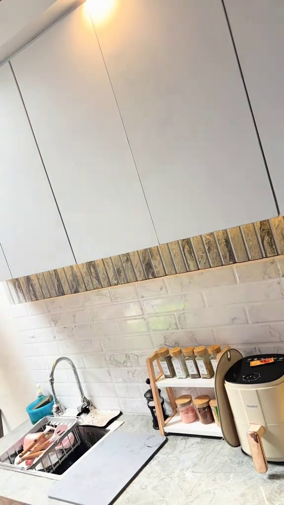 Wanita ini bangun dapur rumah budget Rp10 juta hasilnya bikin tetangga mupeng, ini 9 potretnya