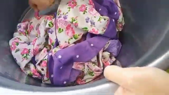 Tanpa deterjen, ini trik hilangkan noda kunyit di taplak meja makan cuma pakai 1 bahan dapur