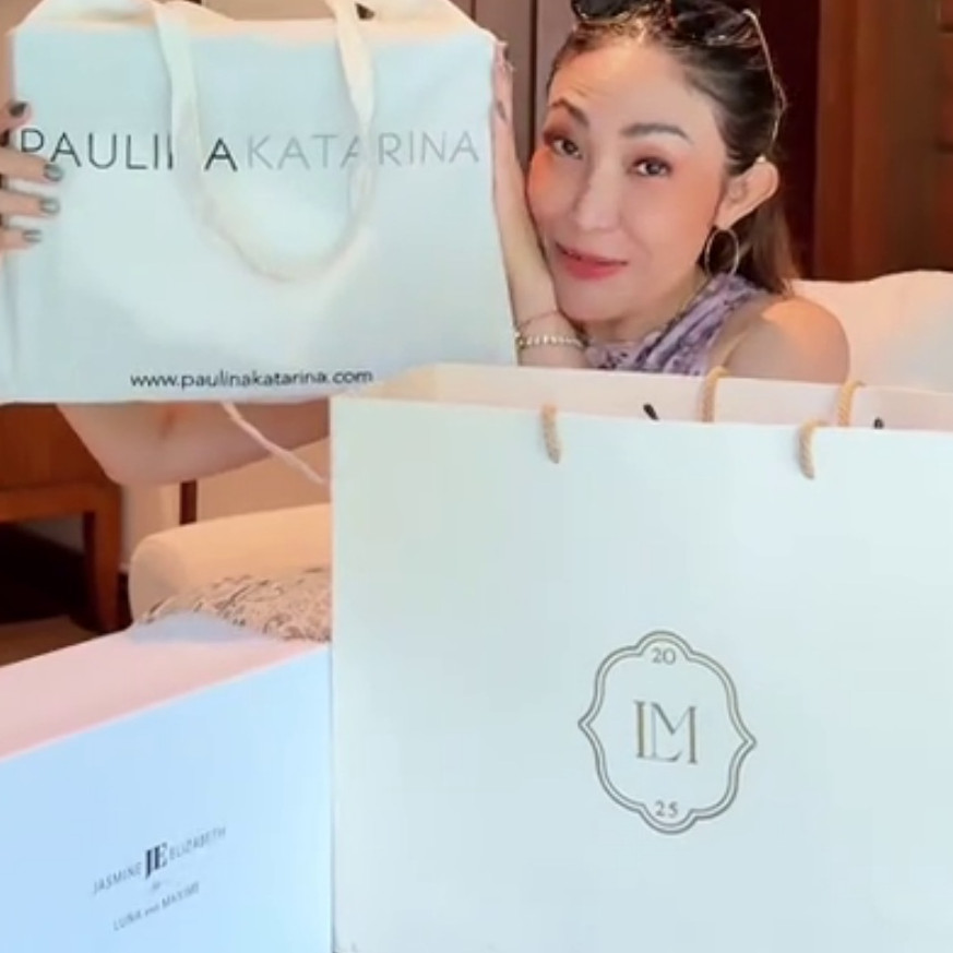 9 Potret hampers Luna Maya untuk para bridesmaid bikin syok, totalnya ditaksir puluhan juta rupiah