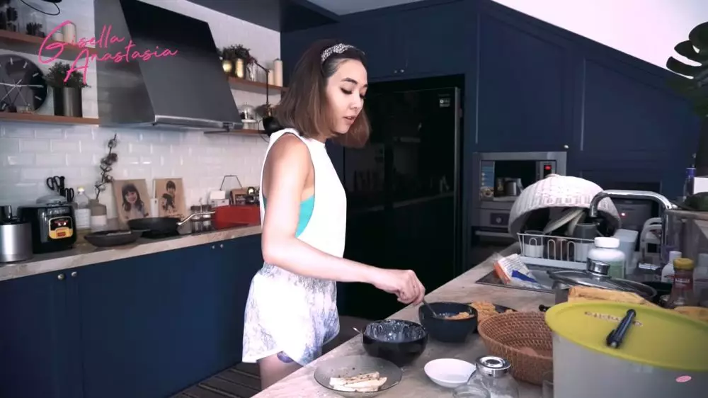 Gaya minimalis tapi sedap dipandang, 7 cara Gisella Anastasia menata dapur ini bikin betah masak
