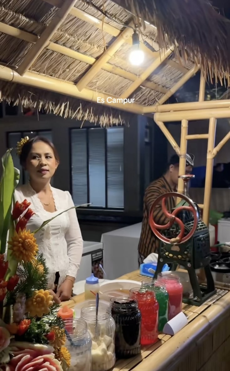 11 Menu lokal di pernikahan Luna Maya-Maxime & makna dodol dawet dalam siraman adat Jawa yang sakral