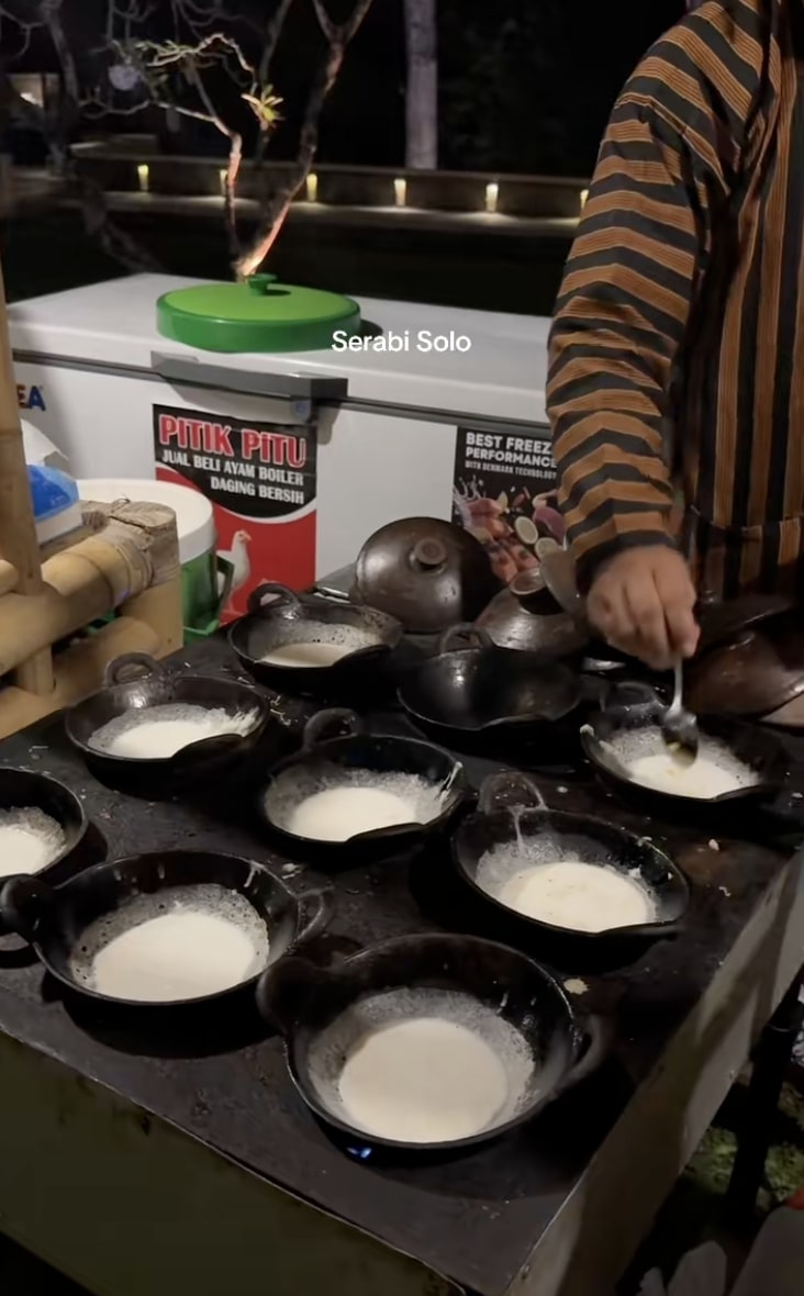 11 Menu lokal di pernikahan Luna Maya-Maxime & makna dodol dawet dalam siraman adat Jawa yang sakral