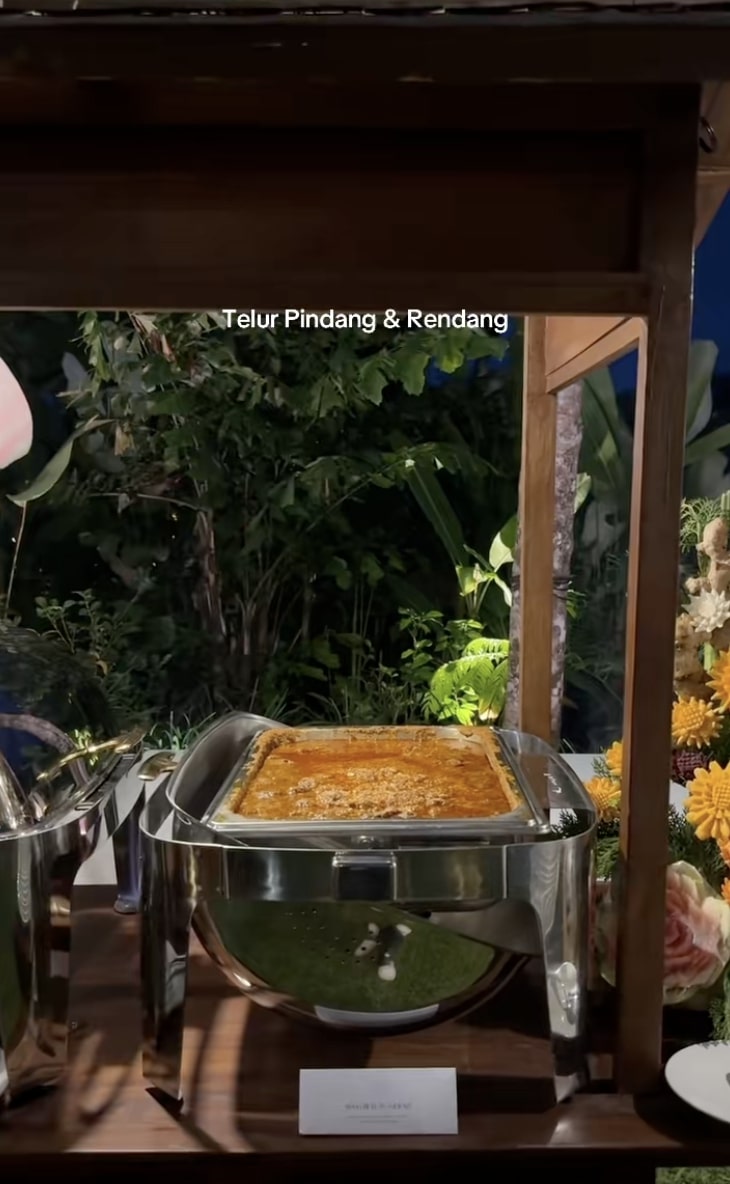 11 Menu lokal di pernikahan Luna Maya-Maxime & makna dodol dawet dalam siraman adat Jawa yang sakral