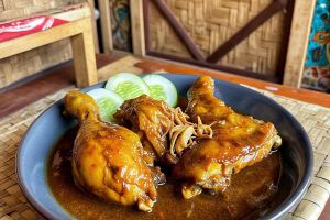 7 Resep semur ayam paling enak 2025 yang mudah dibuat di rumah