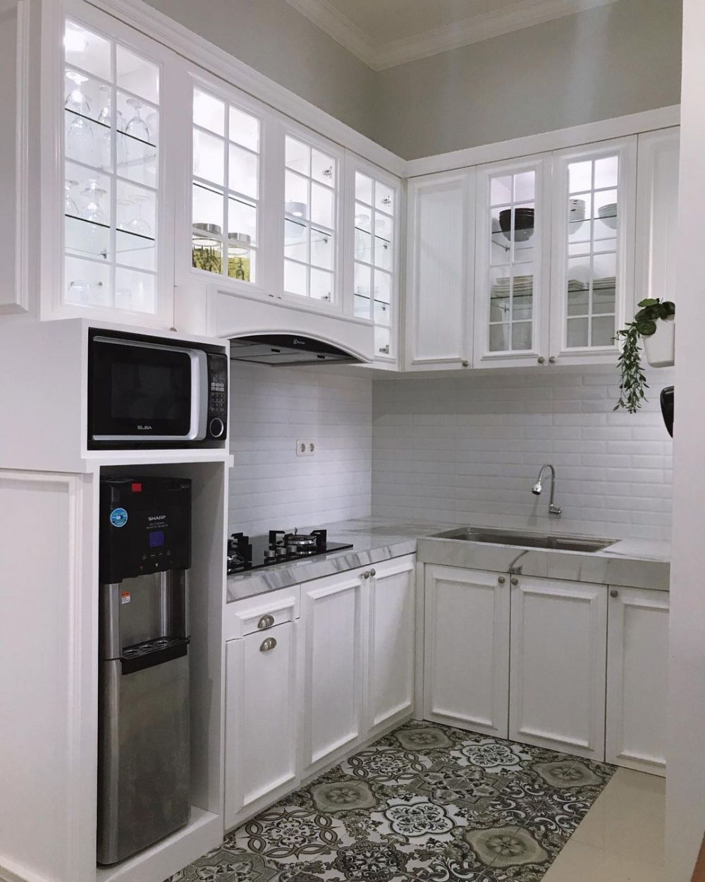 Bergaya American Classic, 7 cara Natalie Sarah menata dapur ini jadi estetik serasa nongkrong di kafe