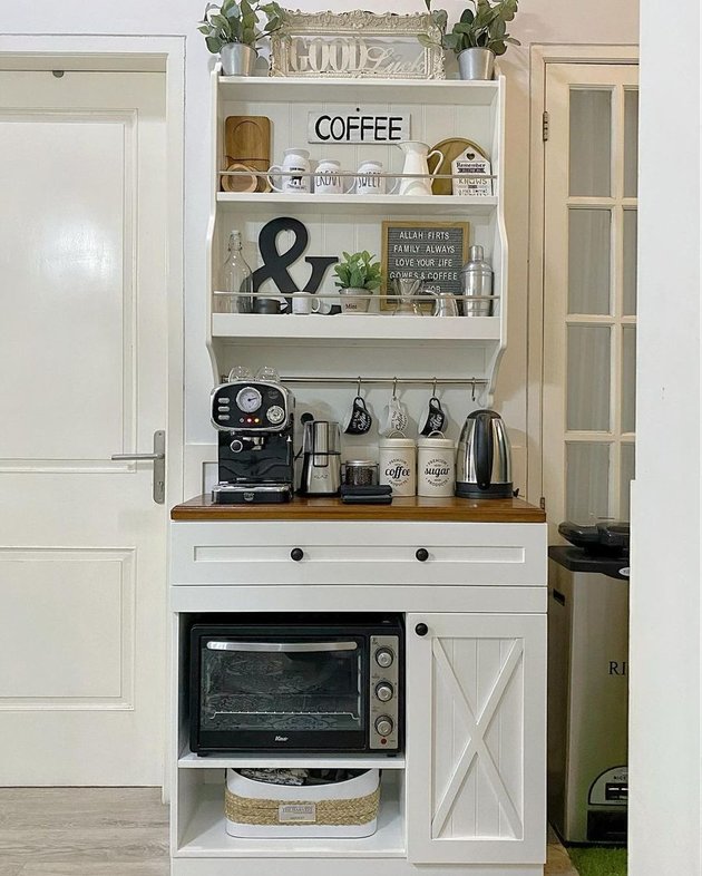 Bergaya American Classic, 7 cara Natalie Sarah menata dapur ini jadi estetik serasa nongkrong di kafe