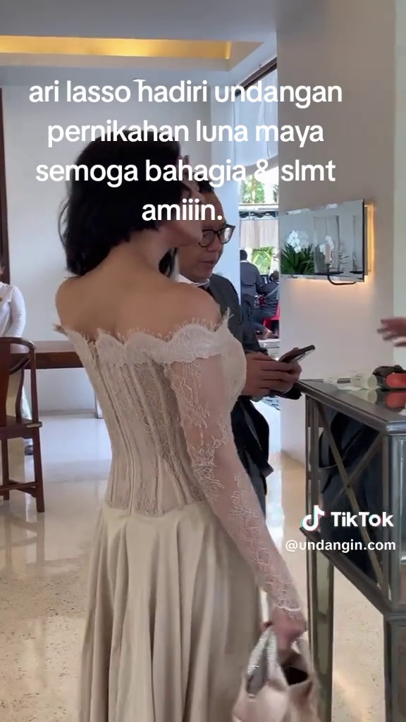 Ari Lasso gandeng Dearly Joshua di pernikahan Luna Maya dan Maxime Bouttier, ini 9 potretnya