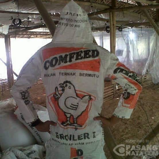 11 Potret gaya nyentrik warga +62 ini bikin ngakak, dari Thanos Betawi sampai baju dari karung