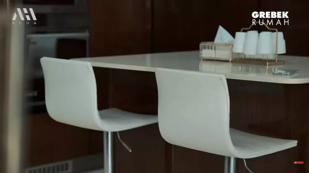 Visualnya elegan meski minimalis, ini cara Fuji membuat dapurnya terlihat mahal