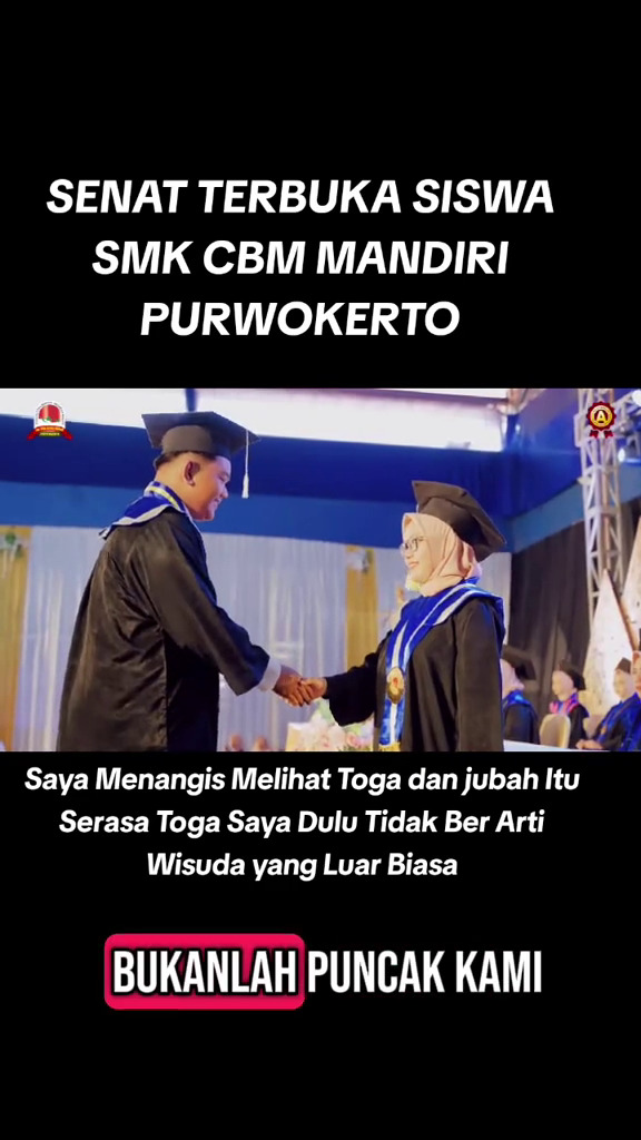 Viral wisuda SMK di Purwokerto layaknya prosesi kelulusan di universitas, pakai toga dan kalung rektor