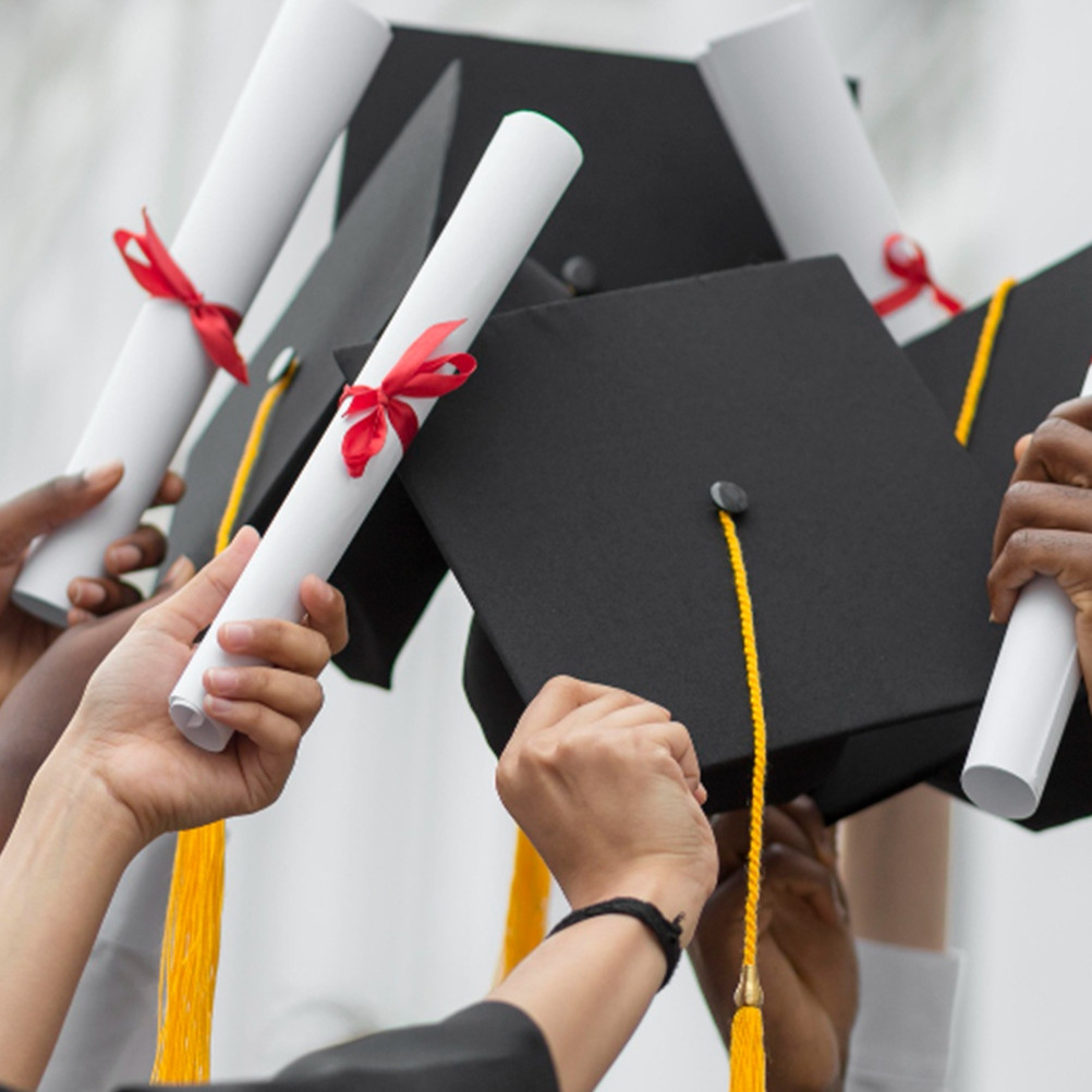 Viral wisuda SMK di Purwokerto layaknya prosesi kelulusan di universitas, pakai toga dan kalung rektor
