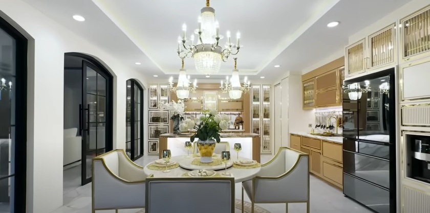 7 Cara Tasyi Athasyia menata dapur barunya jadi tampak mewah, penuh perabotan berteknologi canggih